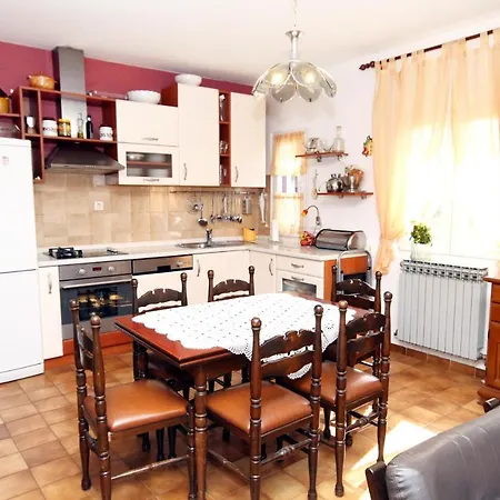 Апартаменты With Parking Space - 6249 *