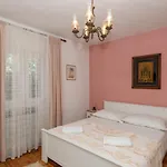 Apartman With Parking Space - 6249 *