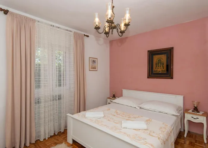 Apartman With Parking Space - 6249 *